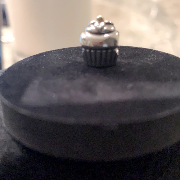 Pandora Retired Cupcake Charm Two Tone S925 ALE Bracelet Jewelry NWOT - Picture 3 of 9